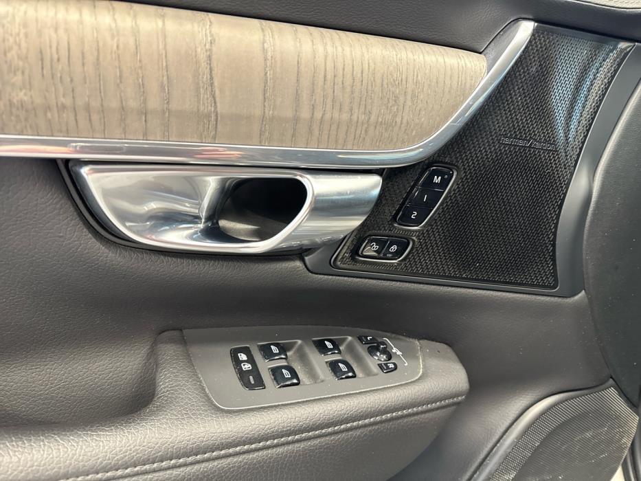 VOLVO V90 2021