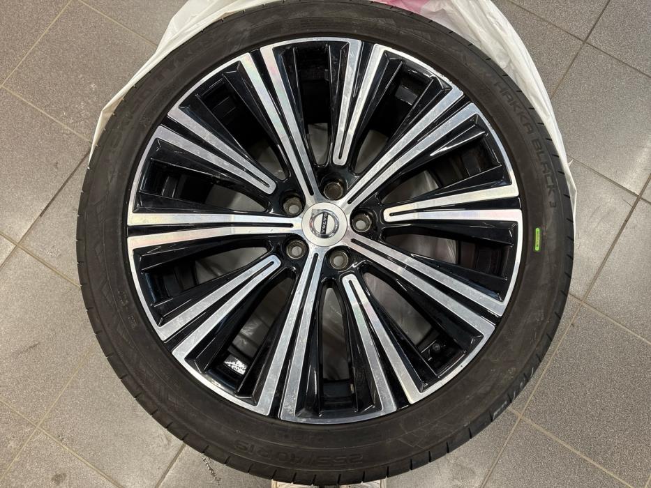VOLVO V90 2021