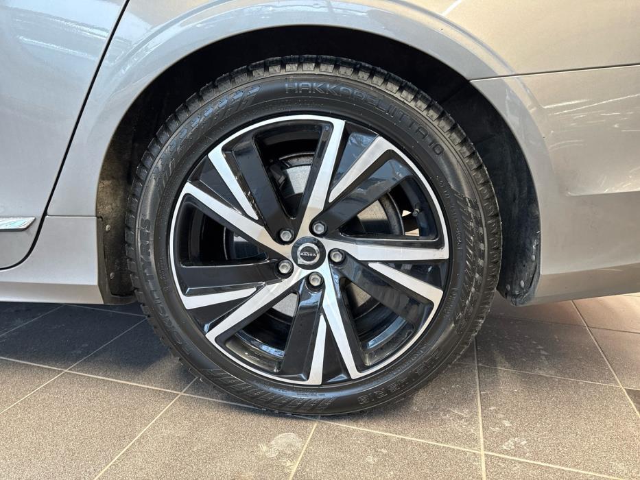 VOLVO V90 2021