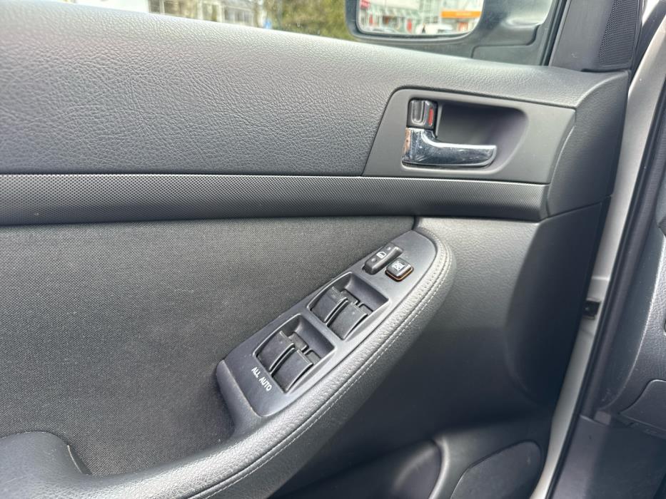 TOYOTA Avensis 2004