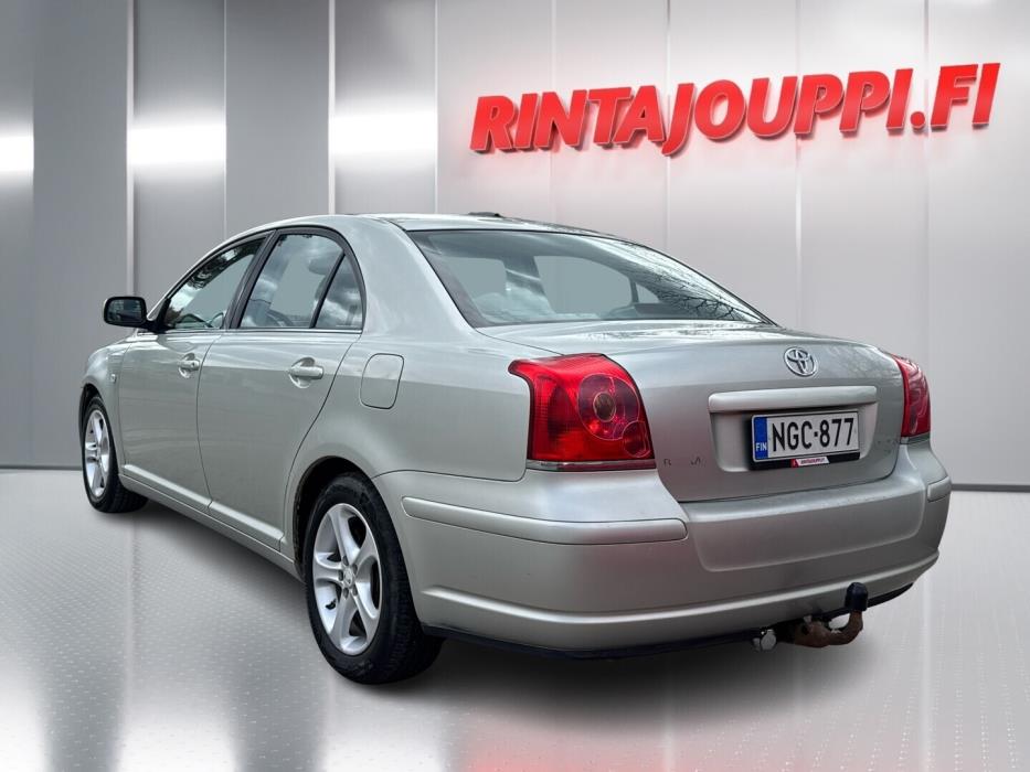TOYOTA Avensis 2004