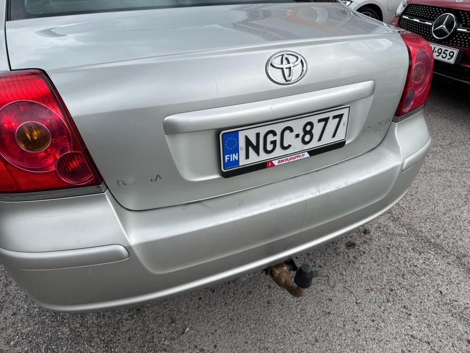 TOYOTA Avensis 2004