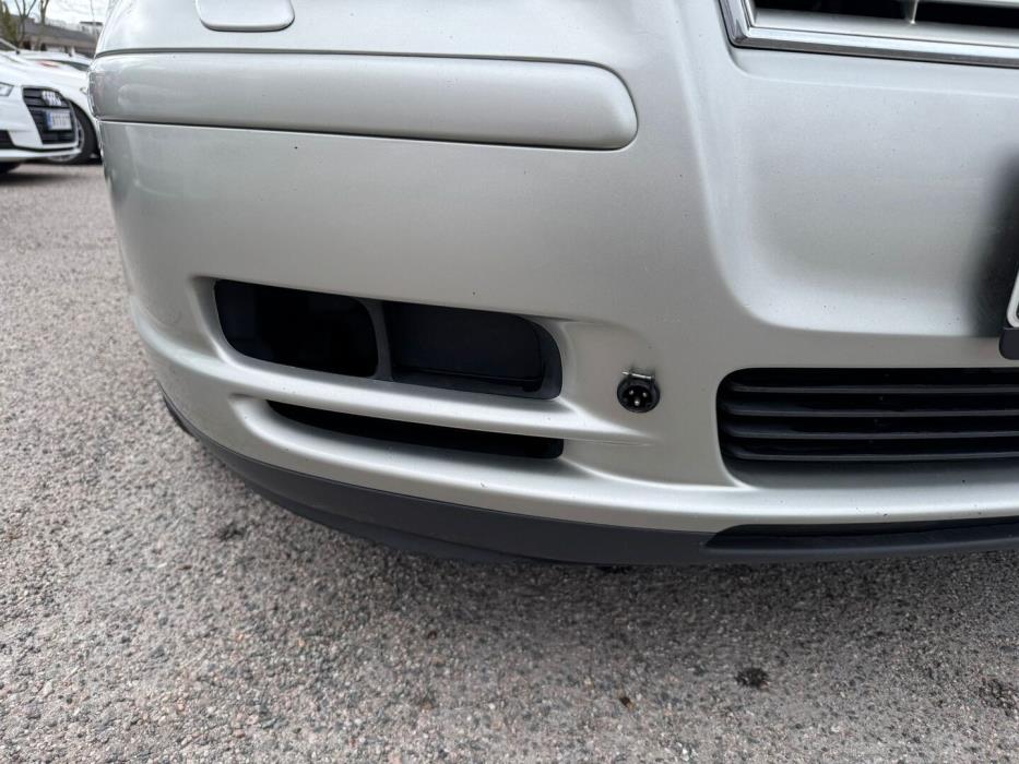 TOYOTA Avensis 2004