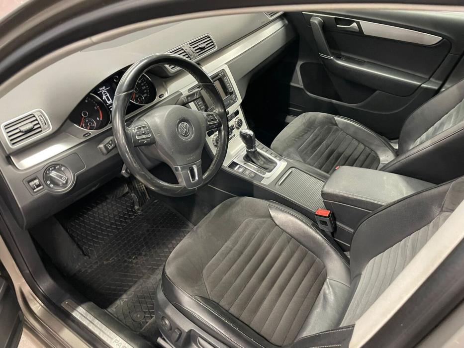 VOLKSWAGEN Passat 2014