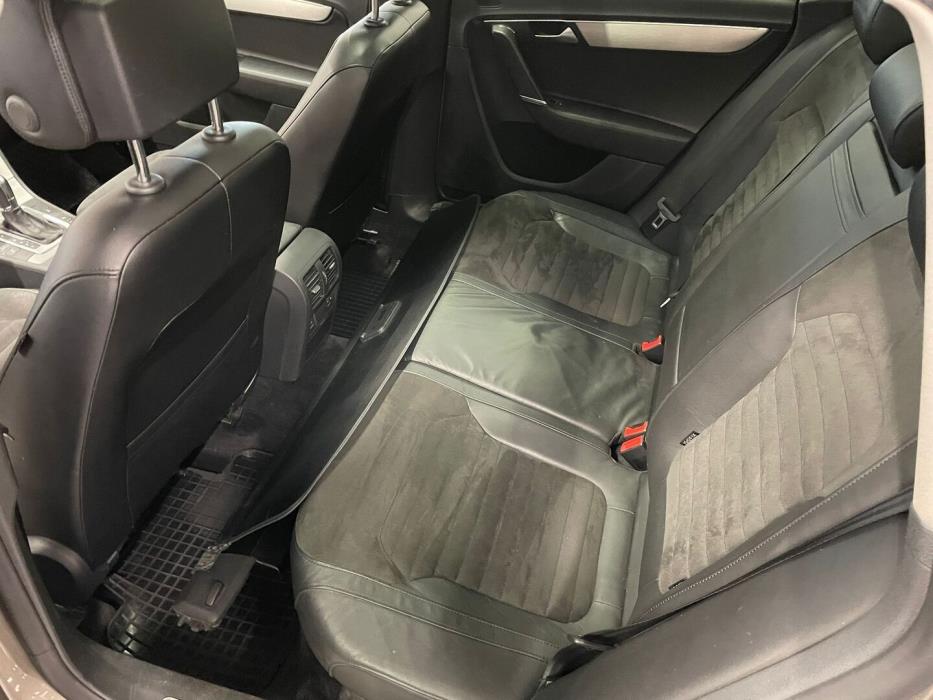 VOLKSWAGEN Passat 2014