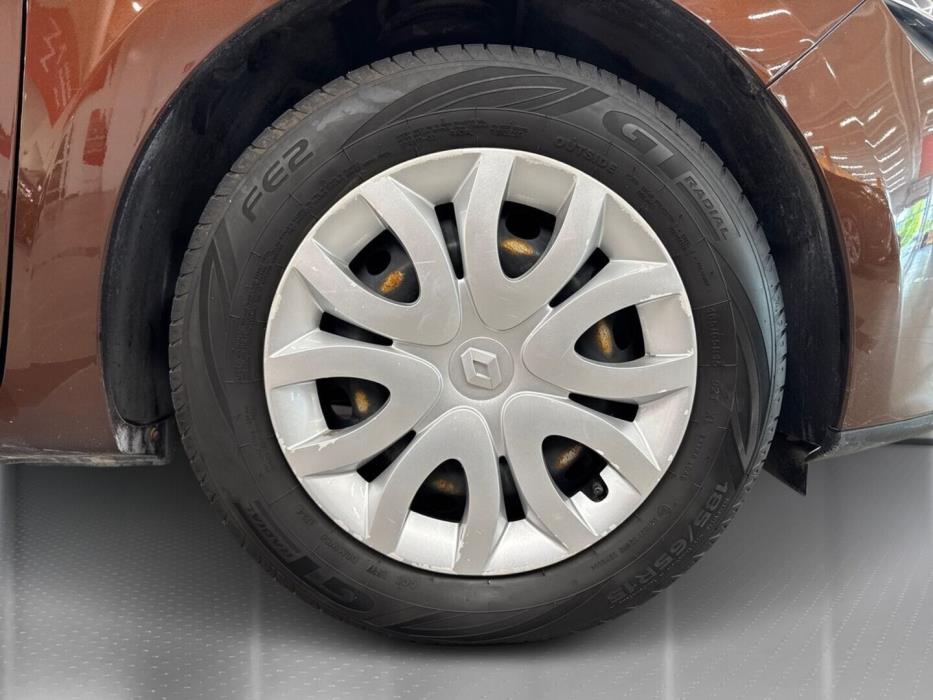 RENAULT Clio 2015