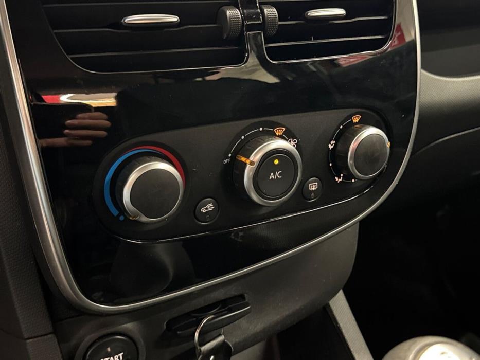 RENAULT Clio 2015