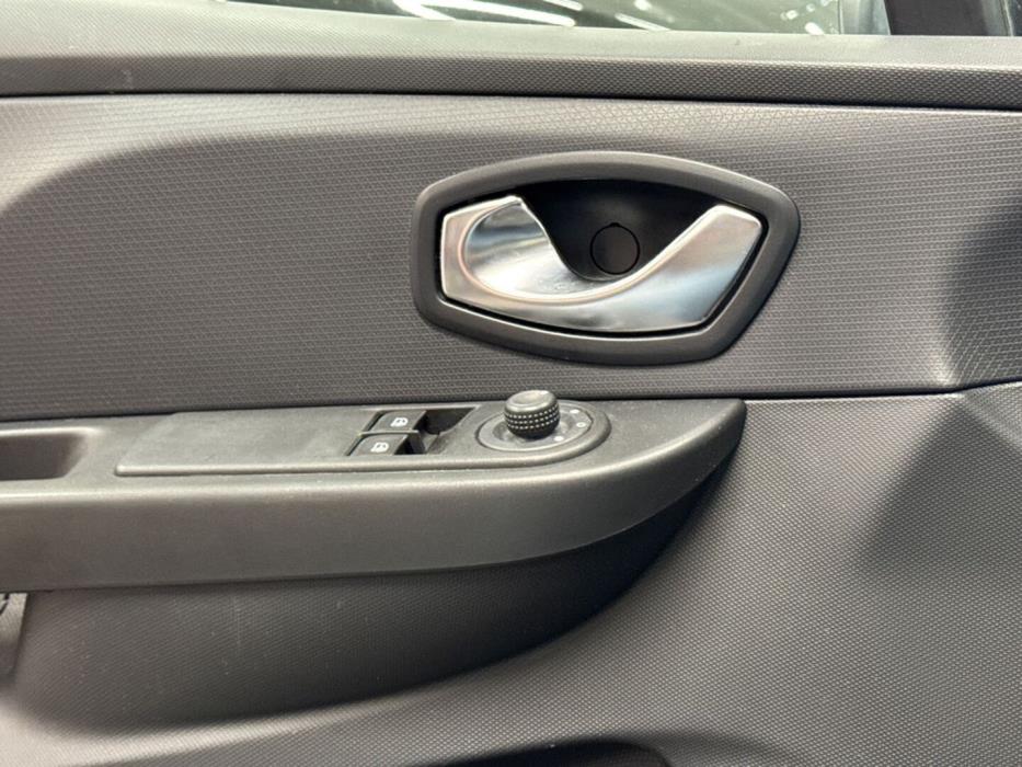 RENAULT Clio 2015