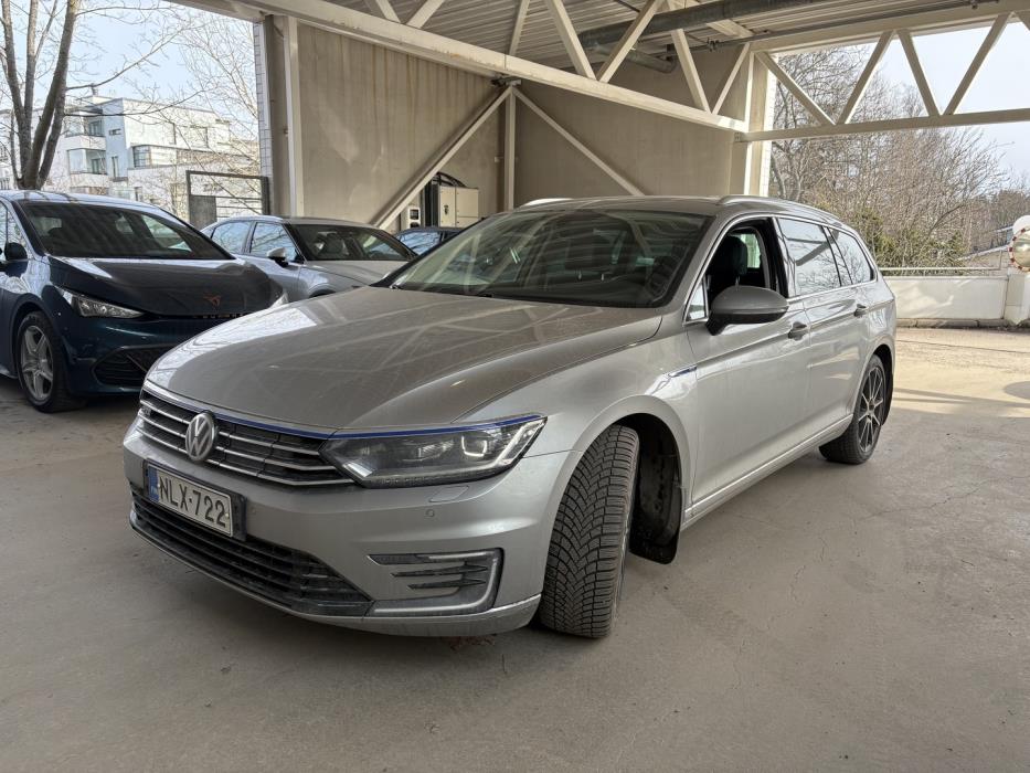 VOLKSWAGEN Passat 2017