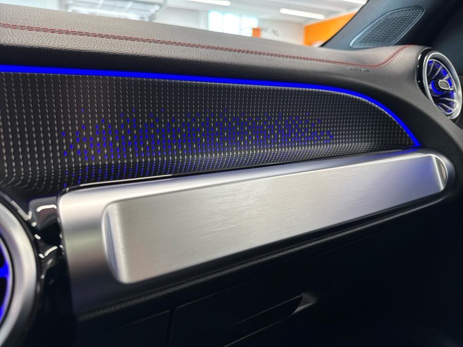 MERCEDES-BENZ EQB 2023