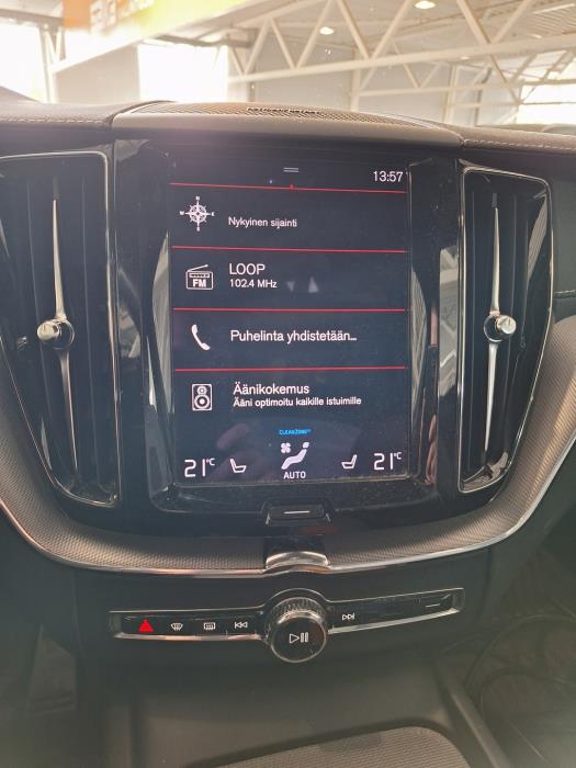 VOLVO XC60 2021