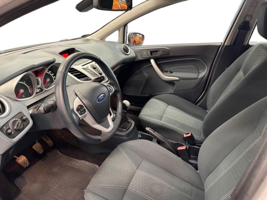 FORD Fiesta 2010