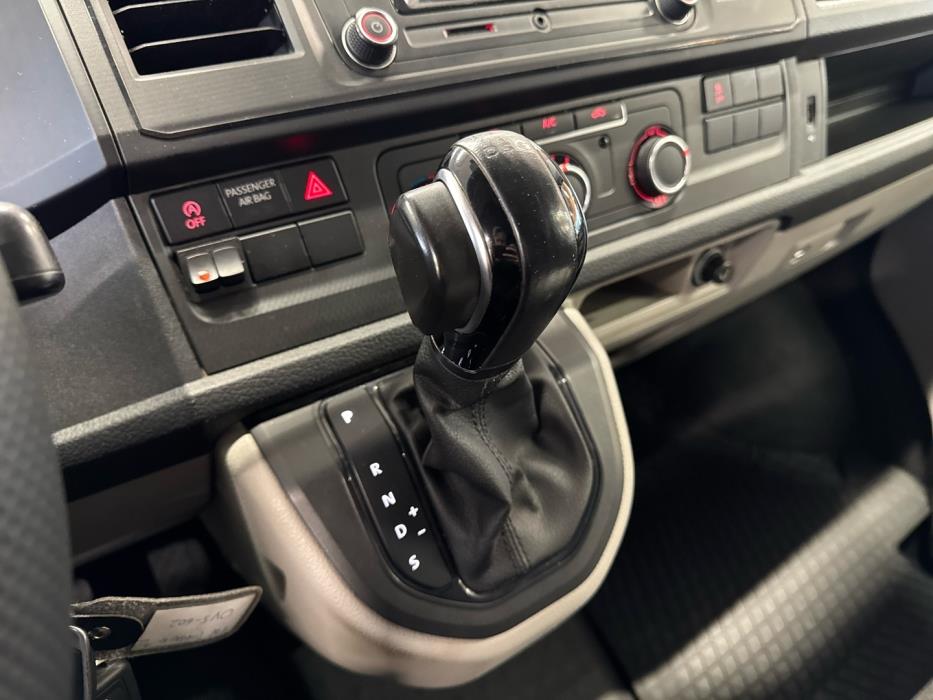 VOLKSWAGEN Transporter 2017