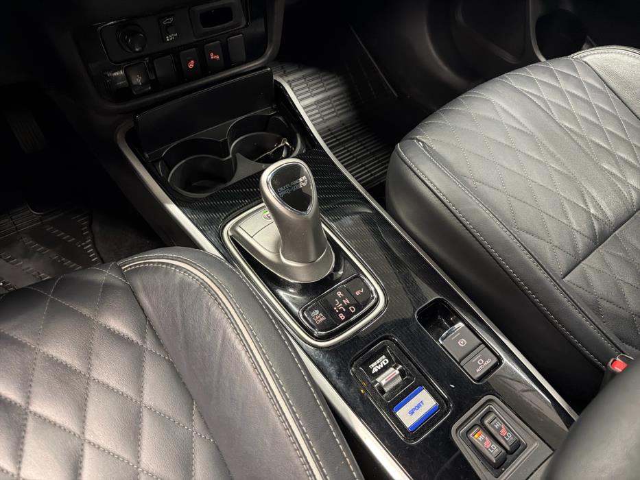 MITSUBISHI Outlander PHEV 2019