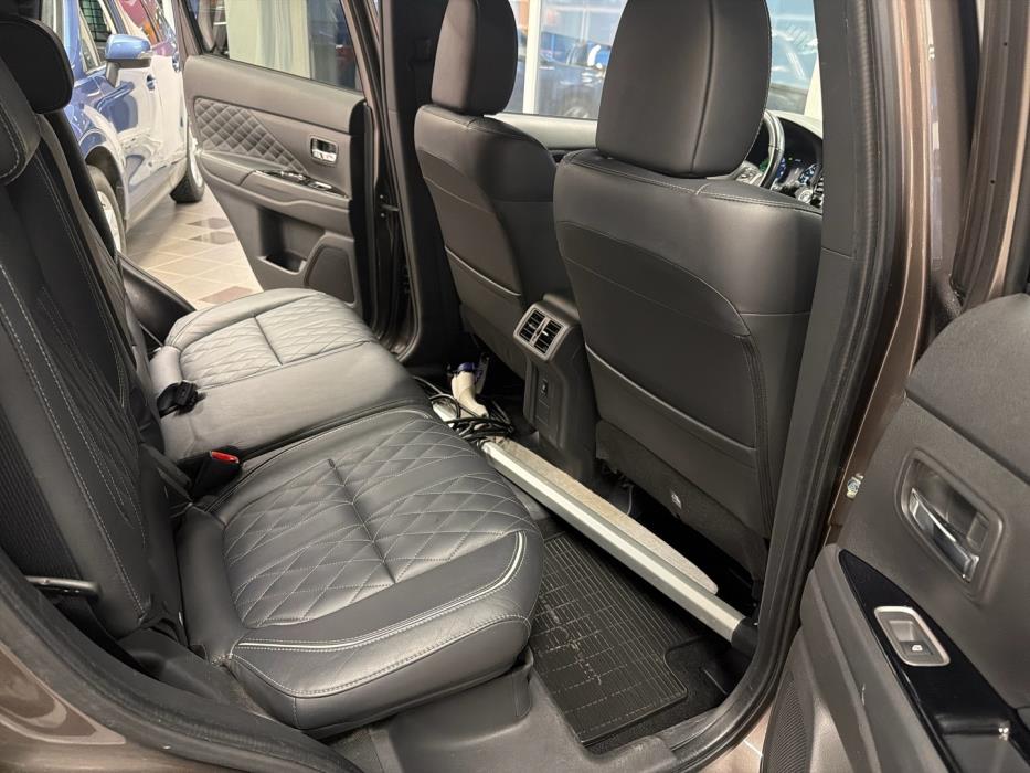 MITSUBISHI Outlander PHEV 2019