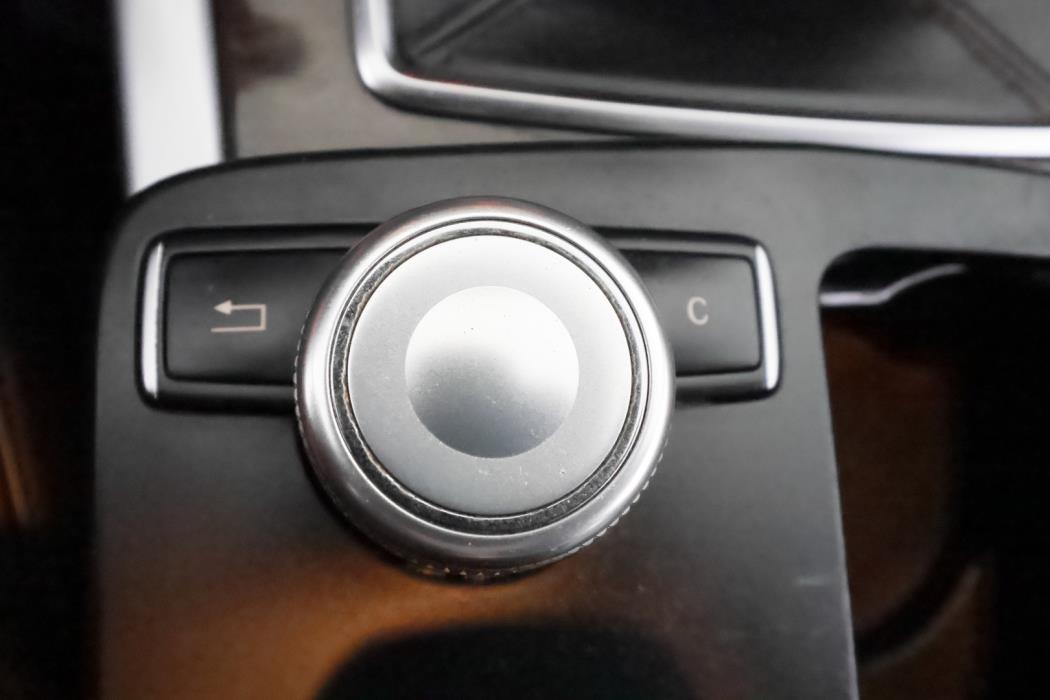 MERCEDES-BENZ E 2011