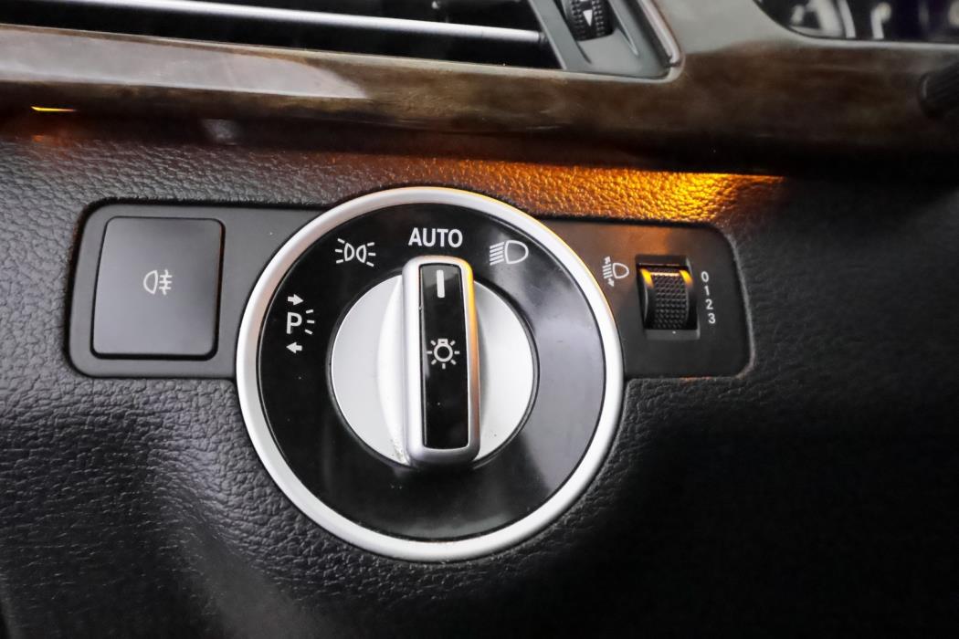 MERCEDES-BENZ E 2011