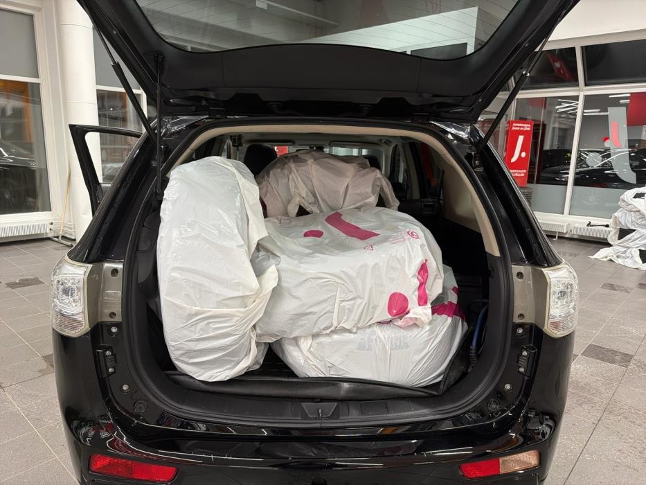 MITSUBISHI Outlander PHEV 2013