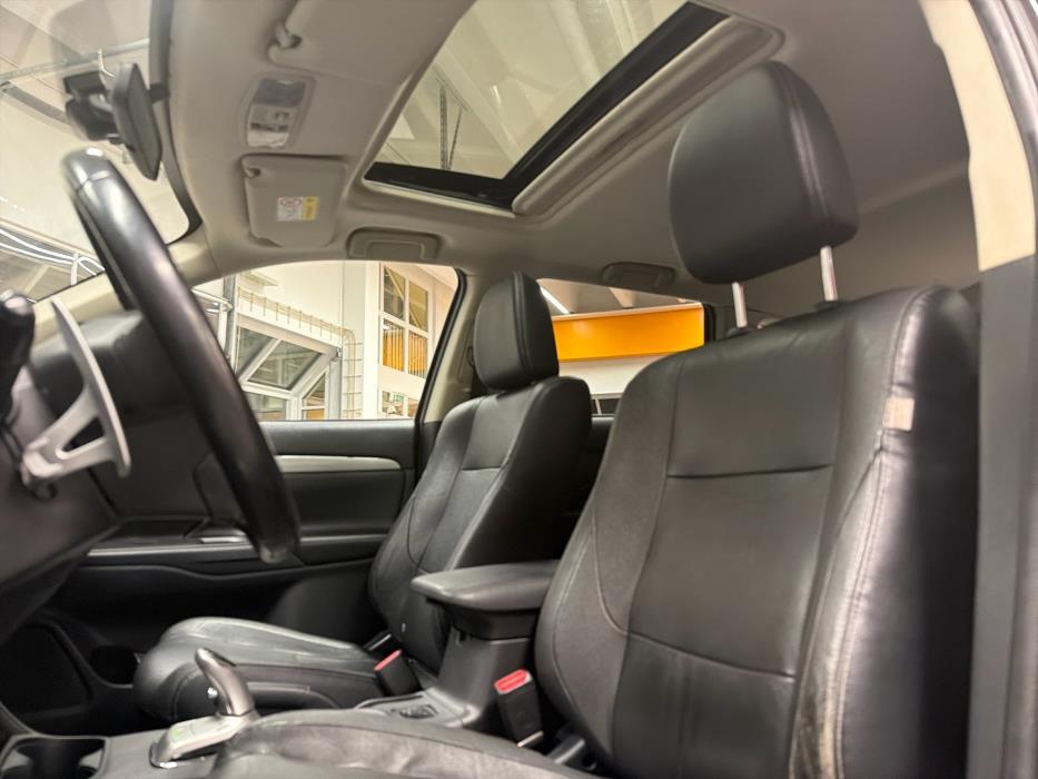 MITSUBISHI Outlander PHEV 2013