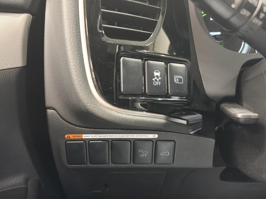 MITSUBISHI Outlander PHEV 2013