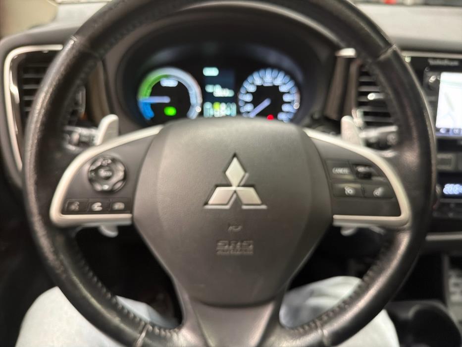 MITSUBISHI Outlander PHEV 2013