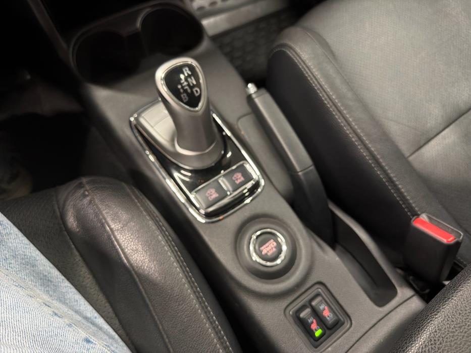 MITSUBISHI Outlander PHEV 2013