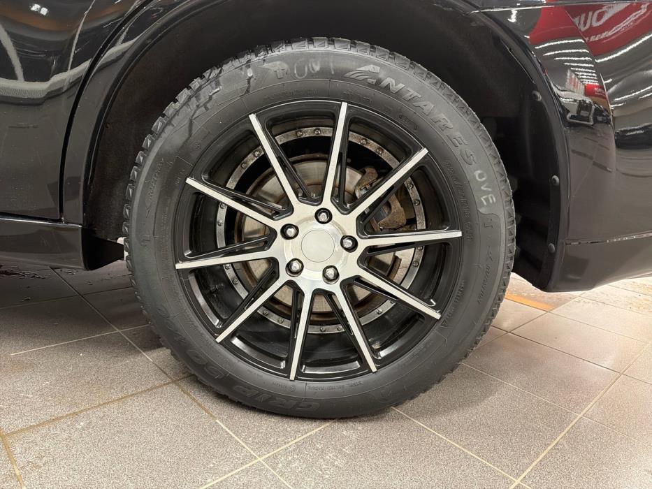 MITSUBISHI Outlander PHEV 2013