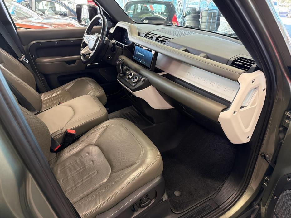 LAND ROVER Defender 2021