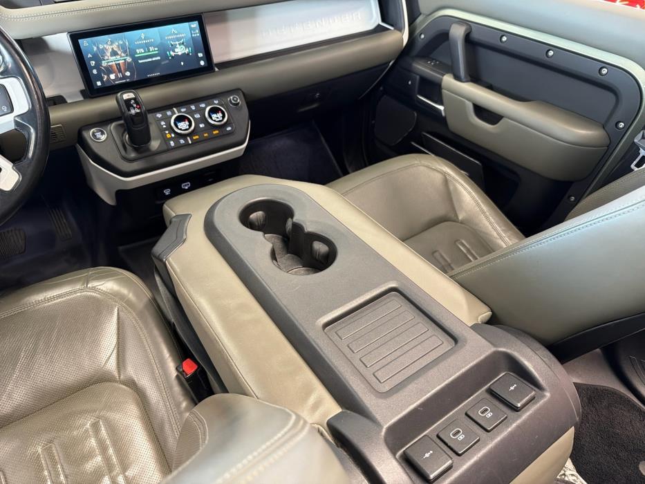 LAND ROVER Defender 2021