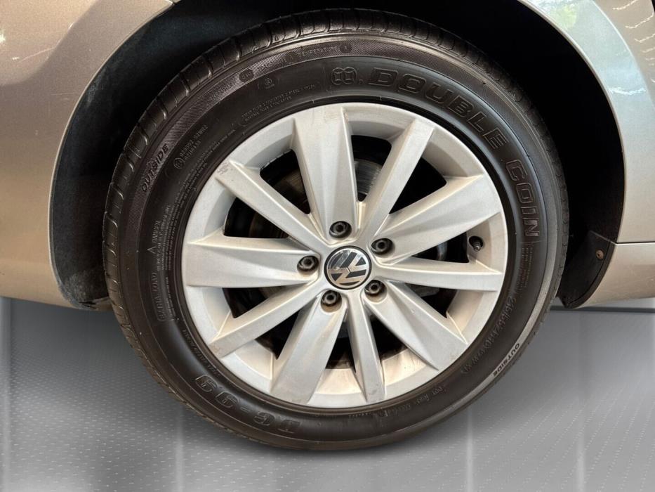 VOLKSWAGEN Passat 2013