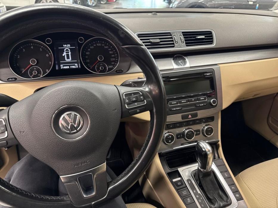 VOLKSWAGEN Passat 2013