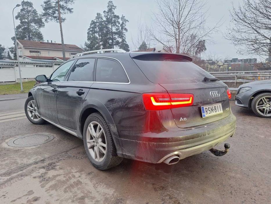 AUDI A6 allroad quattro 2013