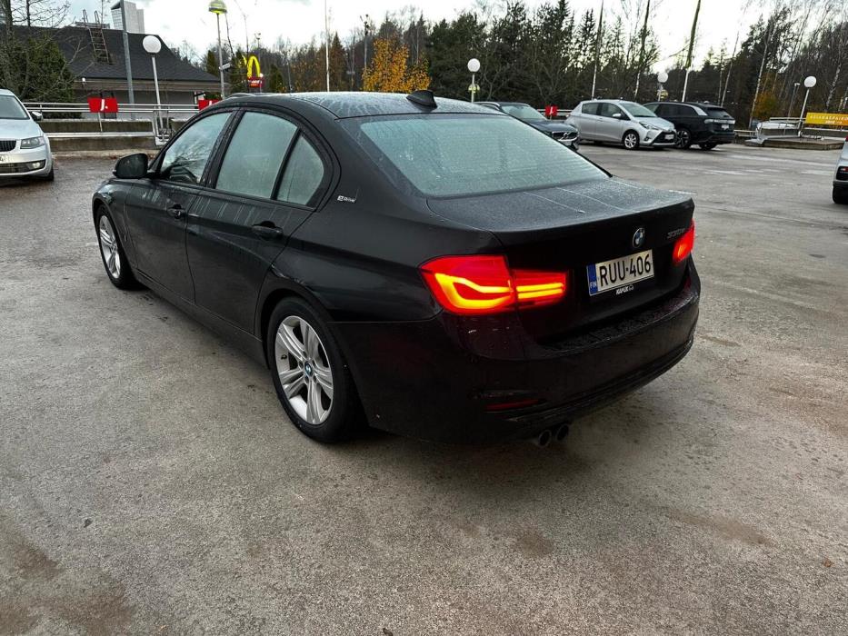 BMW 330 2018