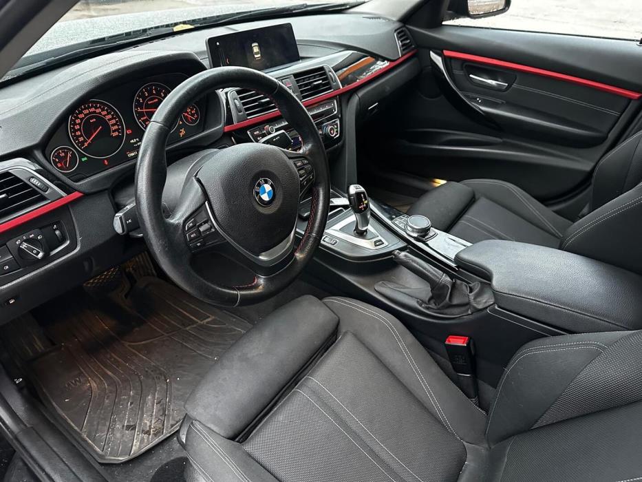 BMW 330 2018