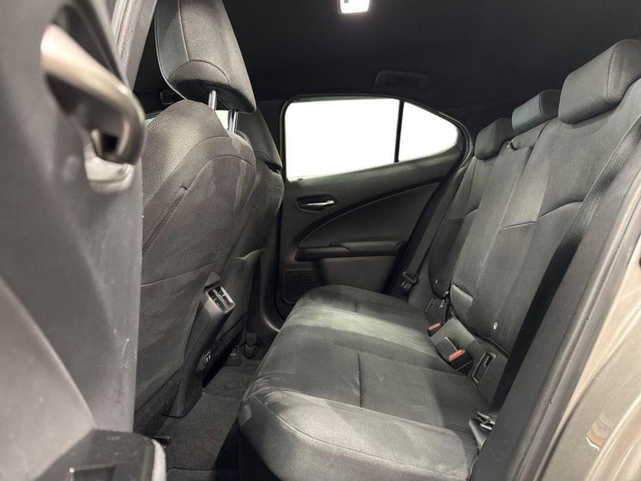 LEXUS UX 2020