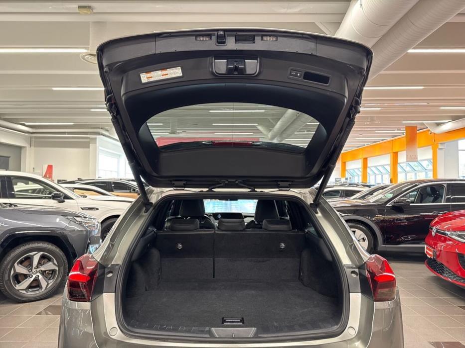LEXUS UX 2020