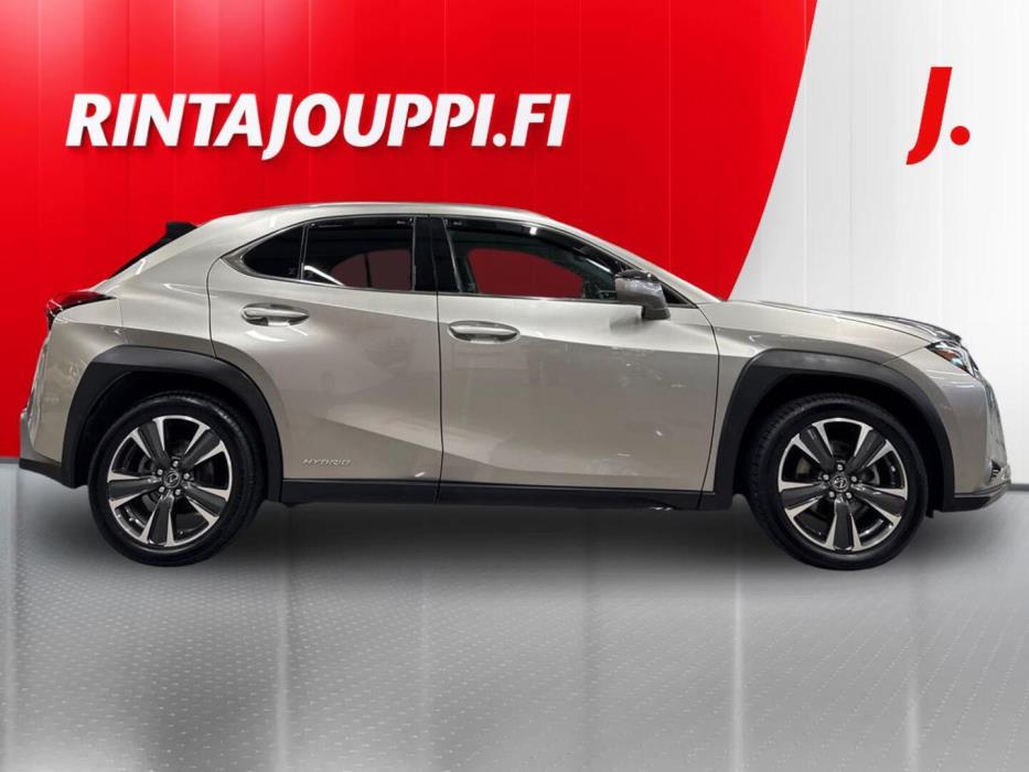 LEXUS UX 2020