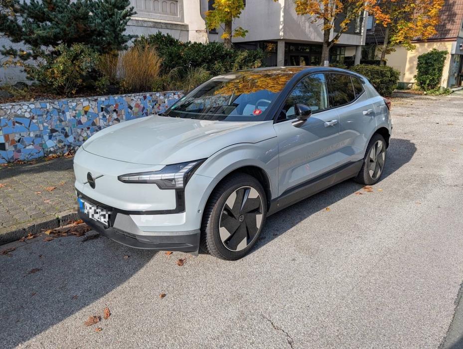 VOLVO EX30 2024