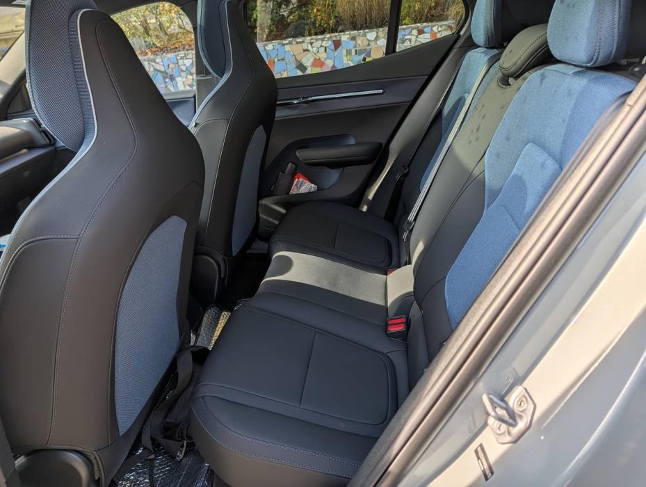 VOLVO EX30 2024