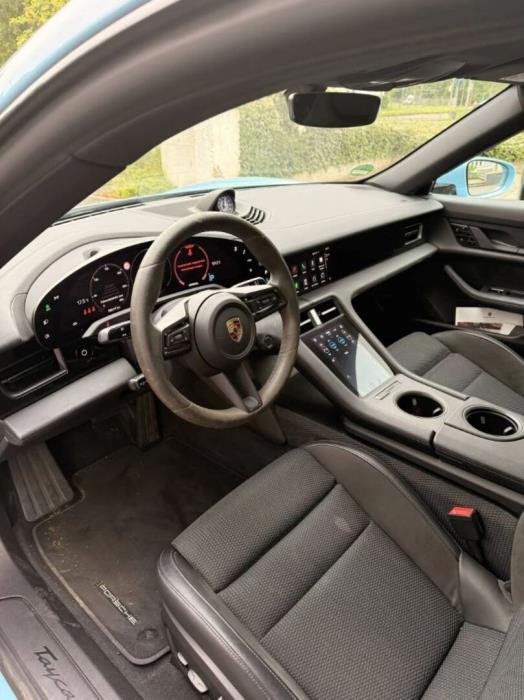 PORSCHE Taycan 2021
