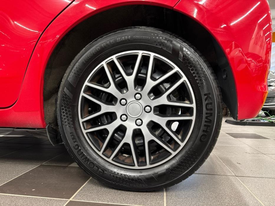 TOYOTA Yaris 2012