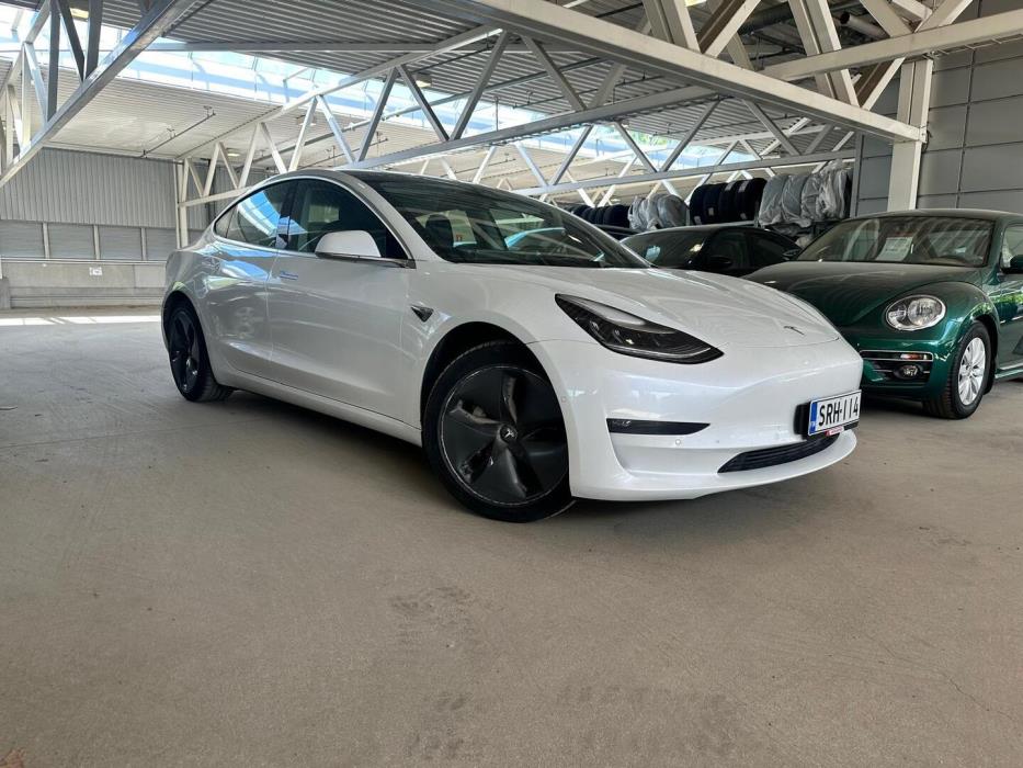 TESLA Model 3 2020