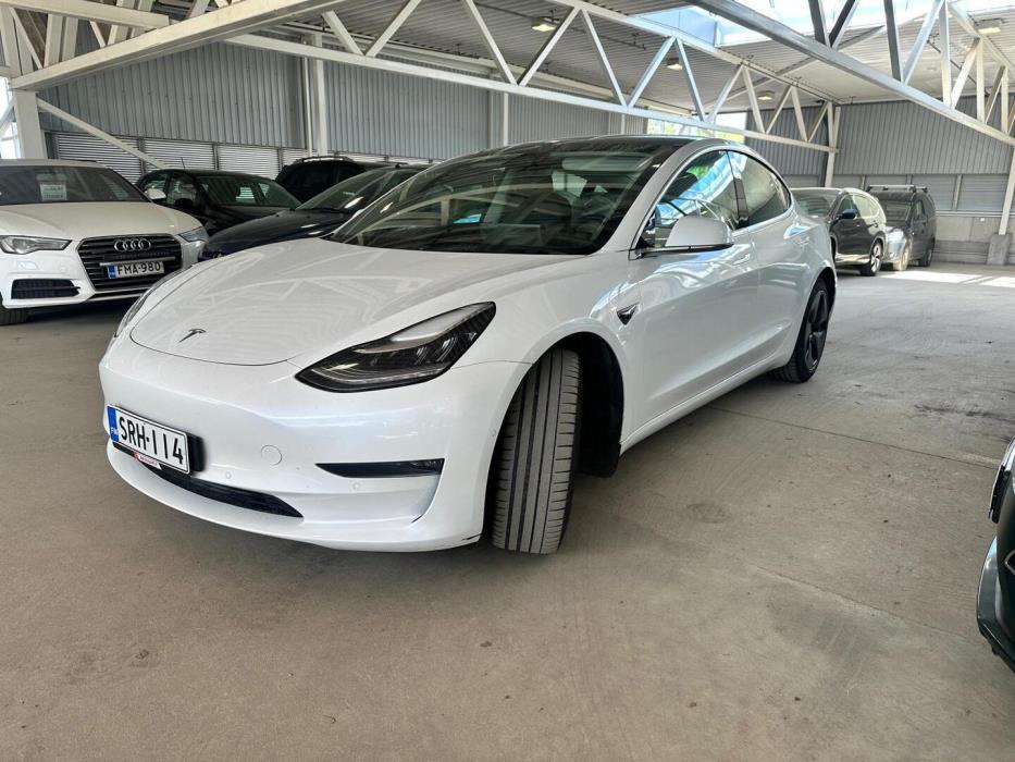 TESLA Model 3 2020