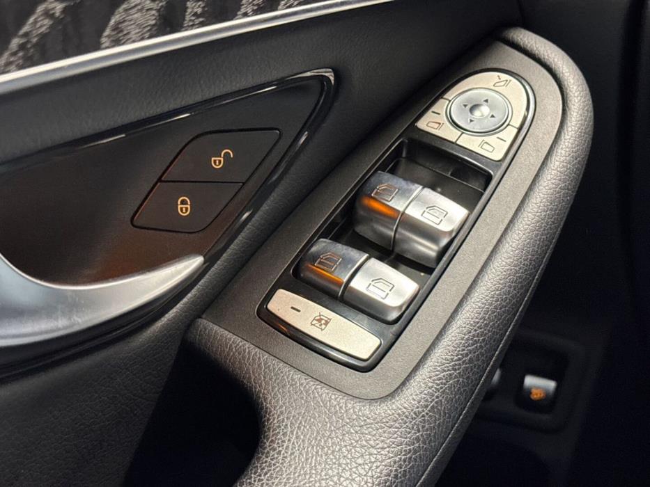 MERCEDES-BENZ GLC 2021