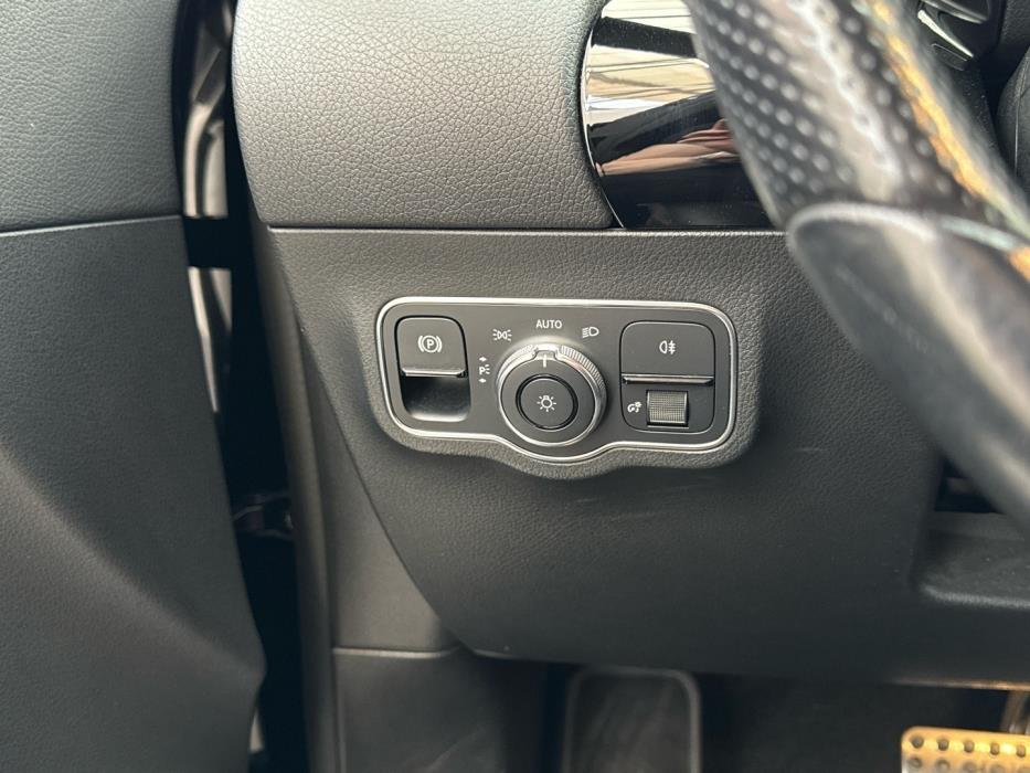 MERCEDES-BENZ EQA 2021