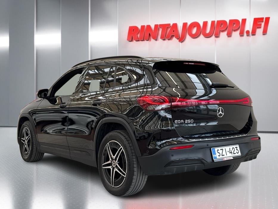 MERCEDES-BENZ EQA 2021