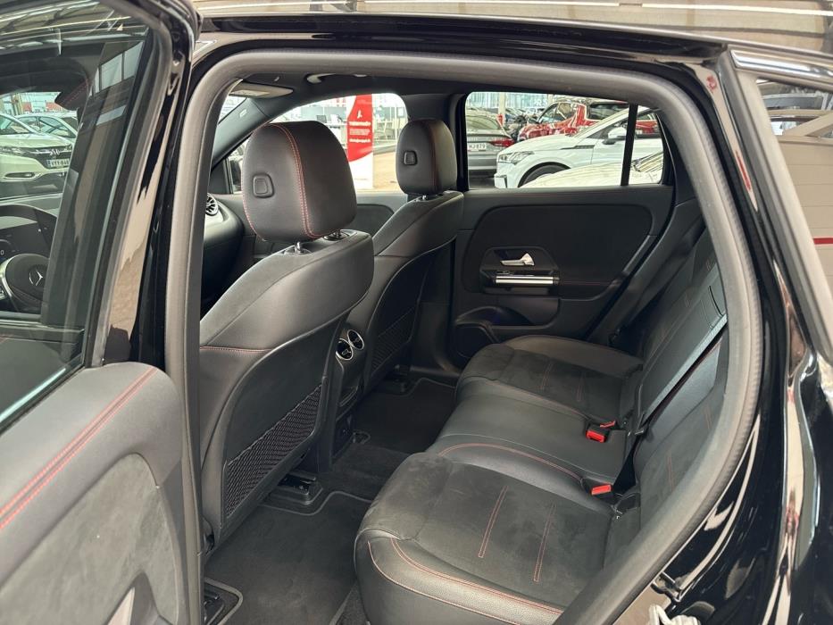 MERCEDES-BENZ EQA 2021