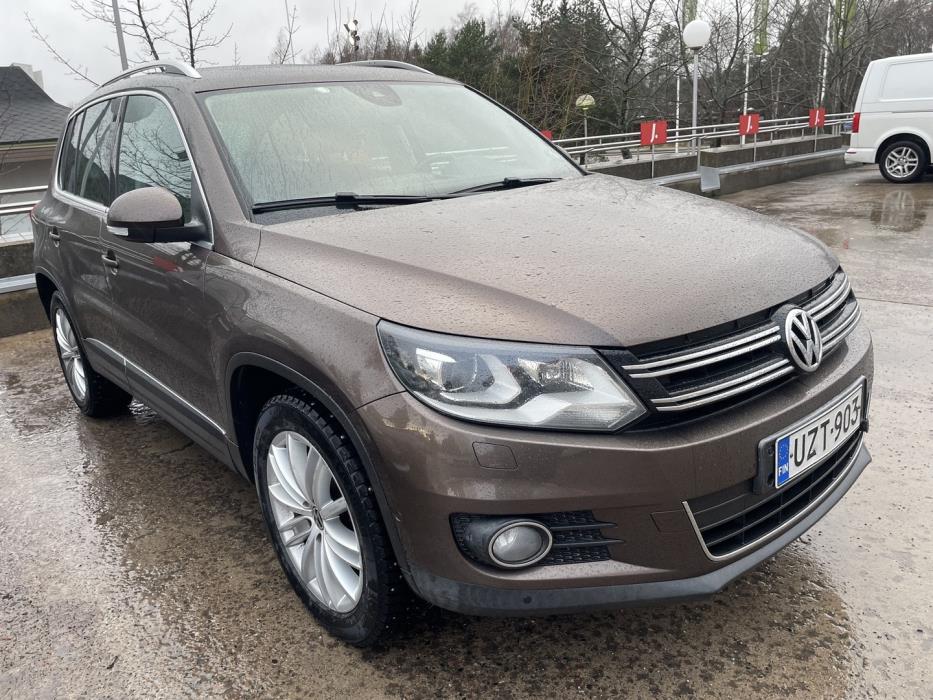 VOLKSWAGEN Tiguan 2012