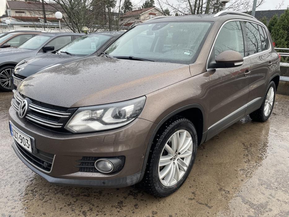 VOLKSWAGEN Tiguan 2012