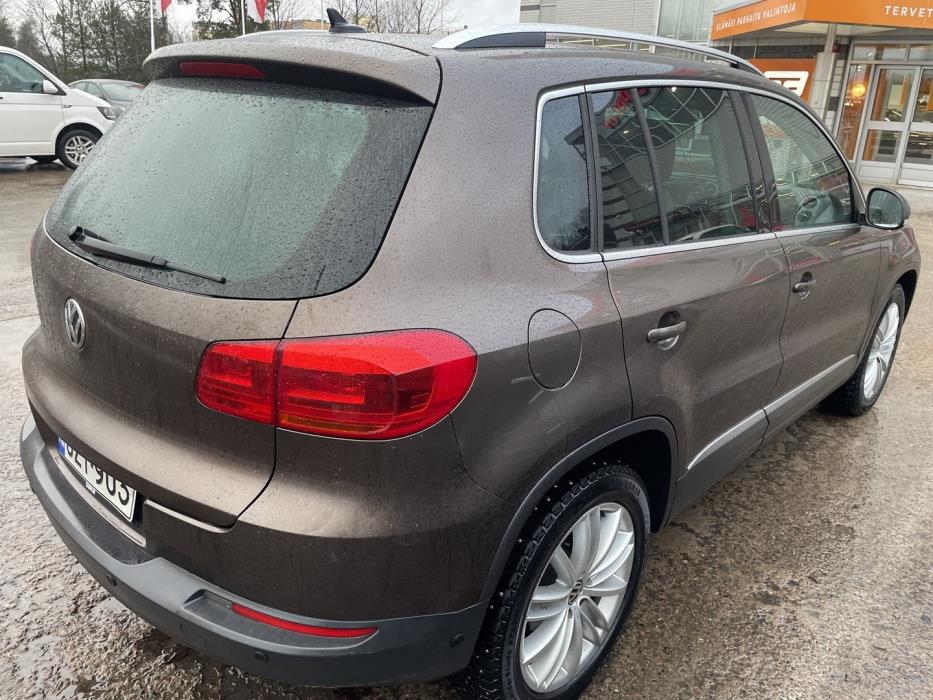 VOLKSWAGEN Tiguan 2012